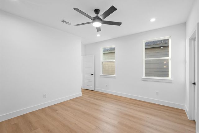 6110 Carlton Garret Street, Dallas, TX 75215