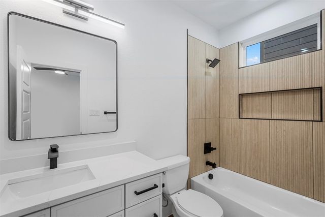 6110 Carlton Garret Street, Dallas, TX 75215