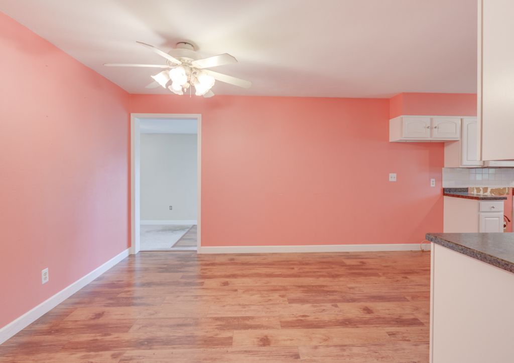 Image 16 of property listing at 1104 Airport Road, Mt Vernon, IL 62864