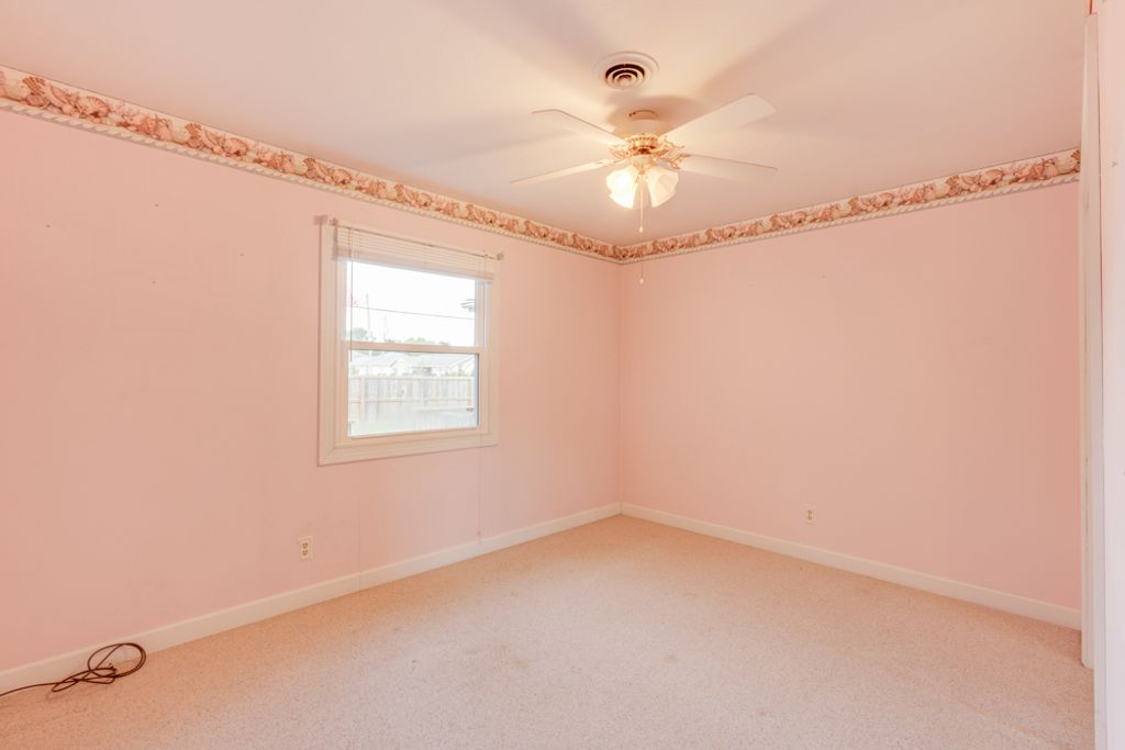 Image 29 of property listing at 1104 Airport Road, Mt Vernon, IL 62864