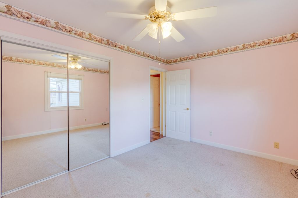 Image 30 of property listing at 1104 Airport Road, Mt Vernon, IL 62864