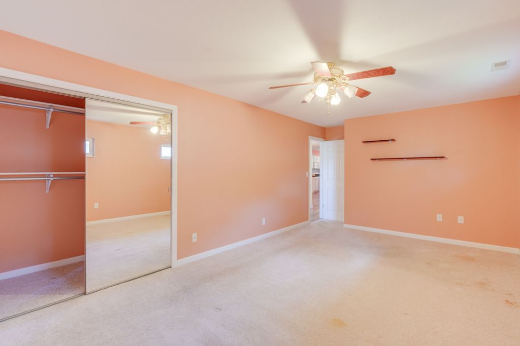 Image 33 of property listing at 1104 Airport Road, Mt Vernon, IL 62864