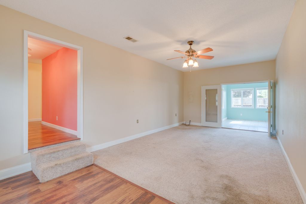 Image 39 of property listing at 1104 Airport Road, Mt Vernon, IL 62864