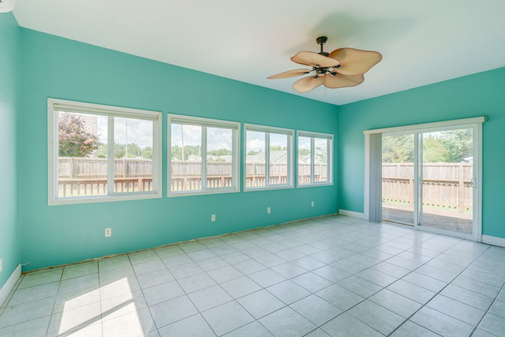 Image 41 of property listing at 1104 Airport Road, Mt Vernon, IL 62864