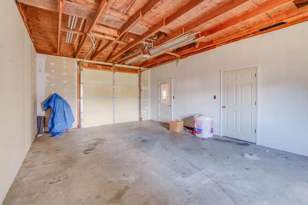 Image 45 of property listing at 1104 Airport Road, Mt Vernon, IL 62864
