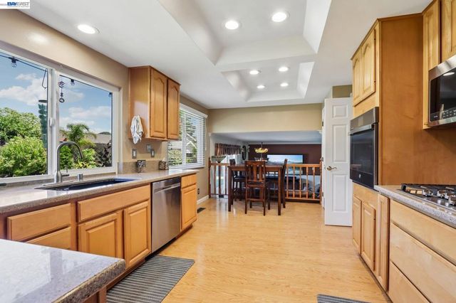 2517 Aranda Dr, San Ramon, CA 94583