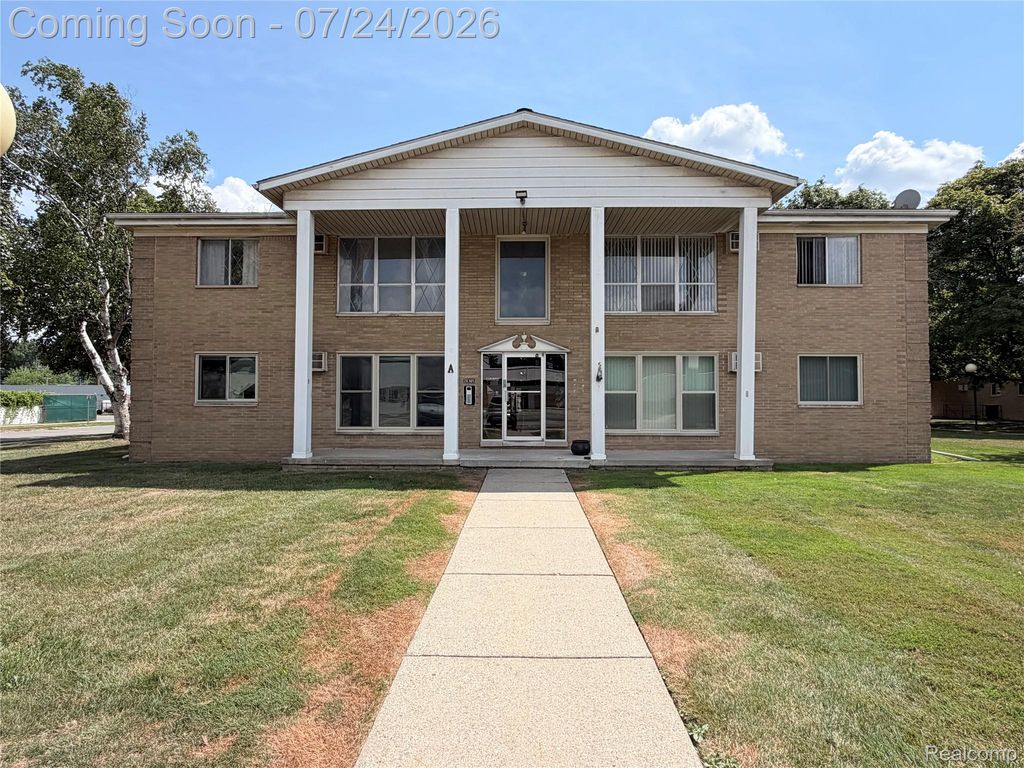 26305 W 7 mile rd Road 201, Redford Charter Township, MI 48240