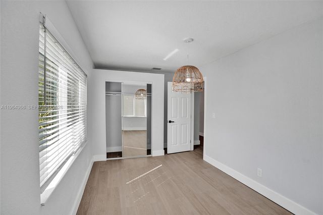 1517 Moffett St, Hollywood, FL 33020