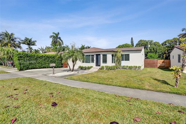 1517 Moffett St, Hollywood, FL 33020