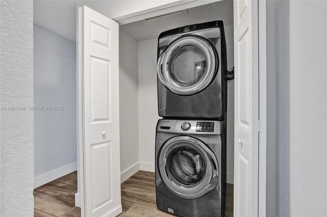 1517 Moffett St, Hollywood, FL 33020