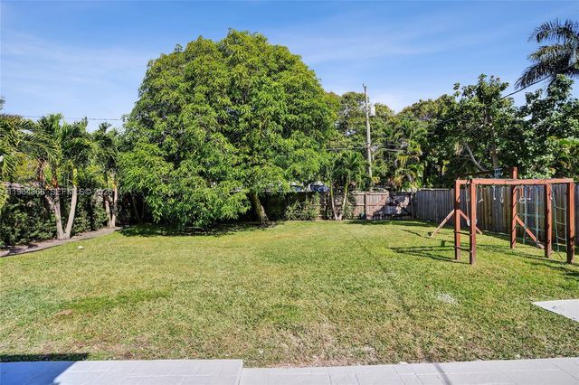 1517 Moffett St, Hollywood, FL 33020