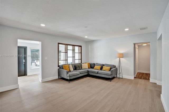 1517 Moffett St, Hollywood, FL 33020