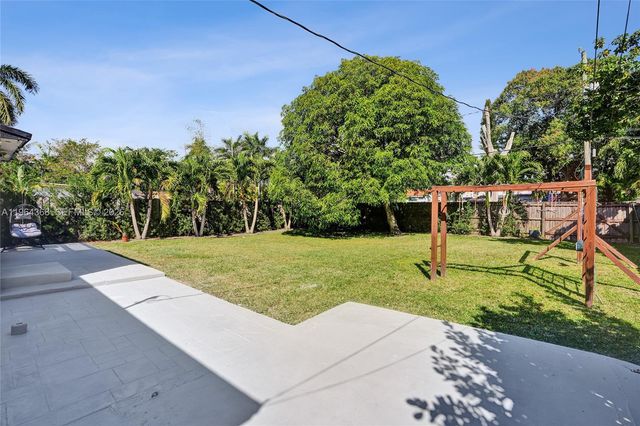 1517 Moffett St, Hollywood, FL 33020