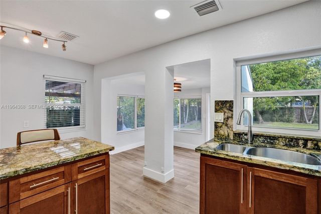 1517 Moffett St, Hollywood, FL 33020