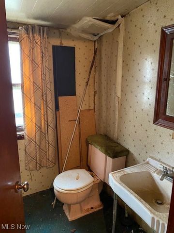 8481 Jennings Road, Olmsted Twp, OH 44138