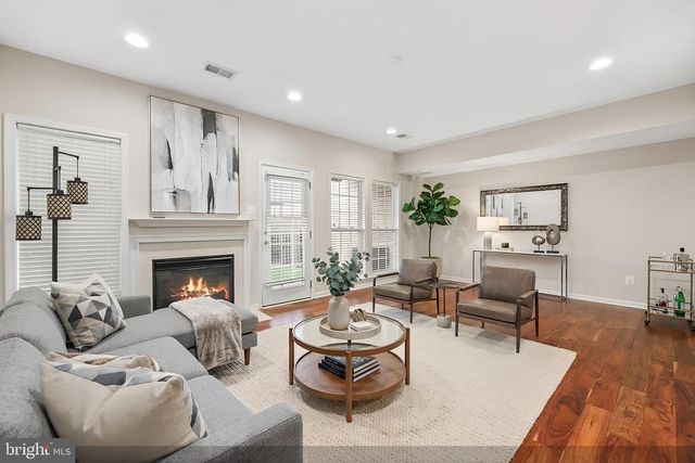 22047 AVONWORTH SQ, Broadlands, VA 20148