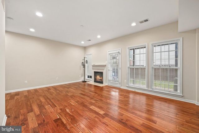 22047 AVONWORTH SQ, Broadlands, VA 20148