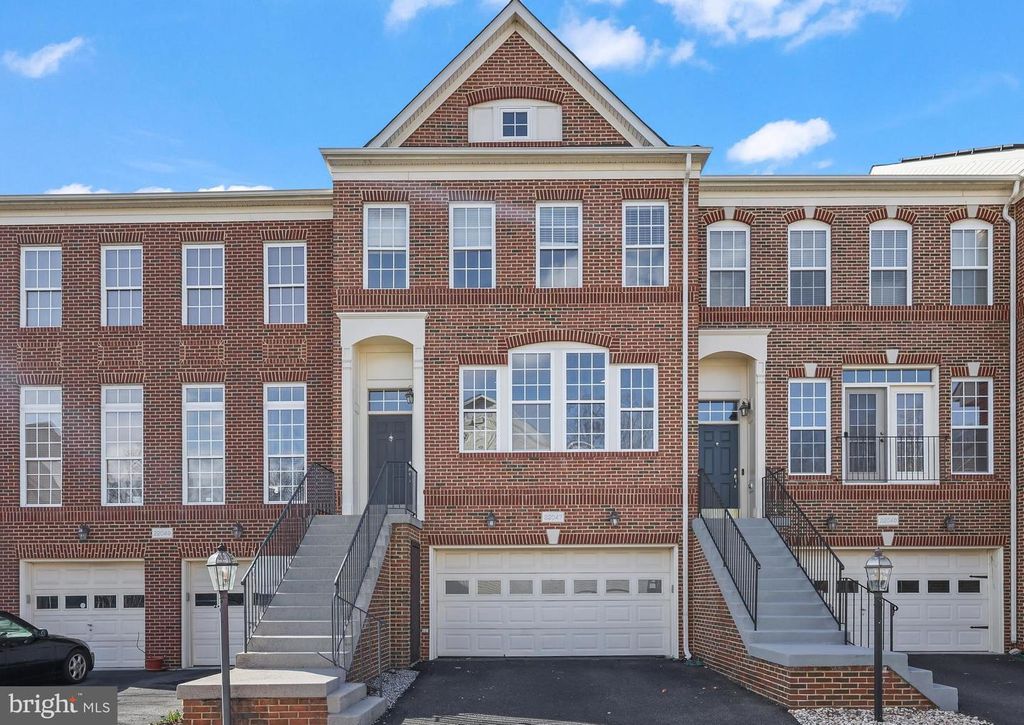 22047 AVONWORTH SQ, Broadlands, VA 20148