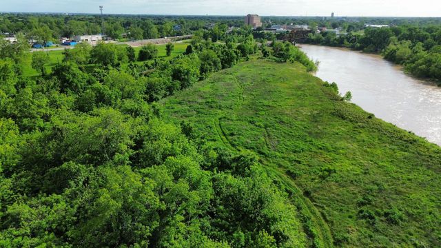 10 Eden Hollow Lane, Richmond, TX 77406