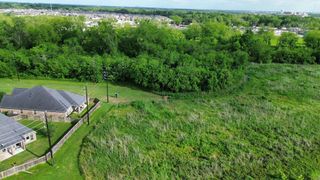 10 Eden Hollow Lane, Richmond, TX 77406