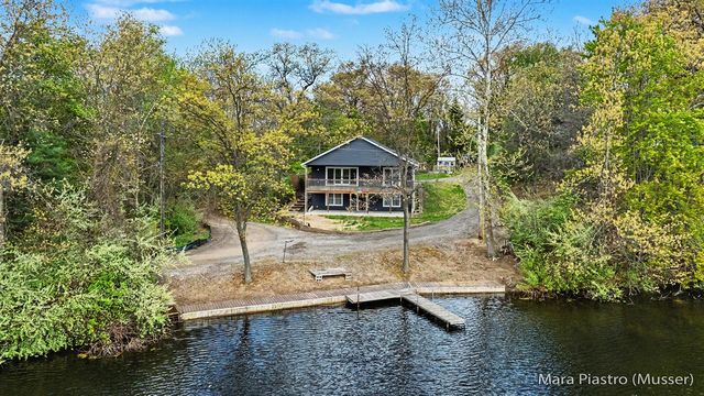 7873 Marsh Road, Plainwell, MI 49080