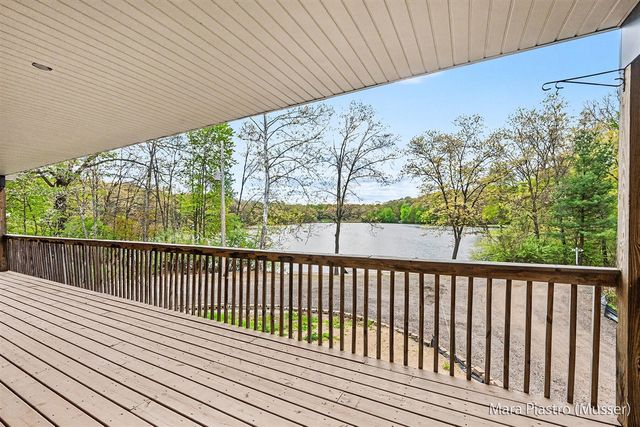 7873 Marsh Road, Plainwell, MI 49080