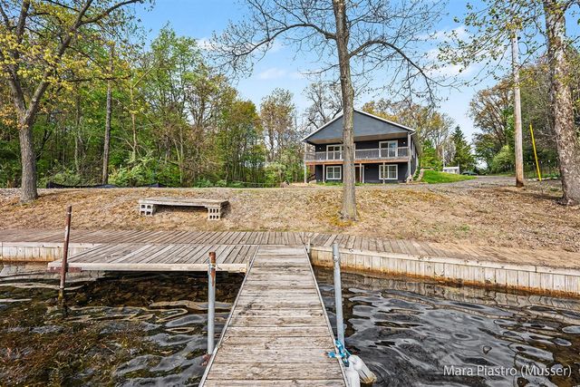 7873 Marsh Road, Plainwell, MI 49080