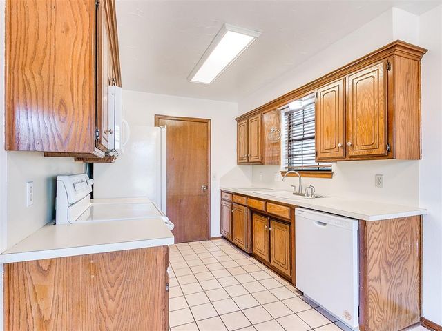 12501 SW 4th Street, Yukon, OK 73099