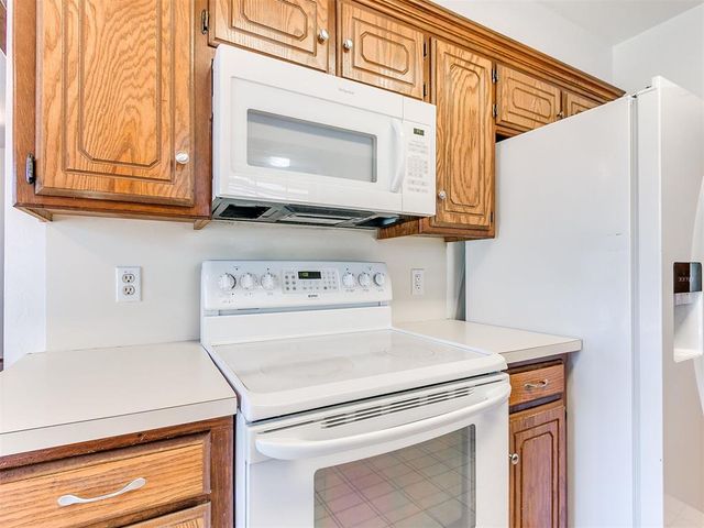 12501 SW 4th Street, Yukon, OK 73099