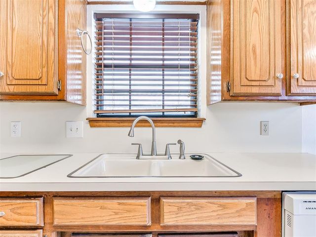 12501 SW 4th Street, Yukon, OK 73099