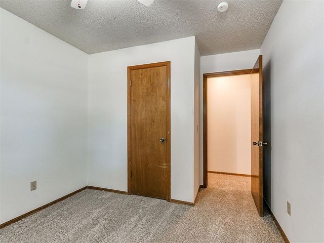 12501 SW 4th Street, Yukon, OK 73099