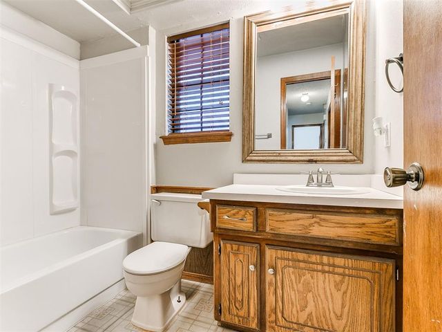 12501 SW 4th Street, Yukon, OK 73099