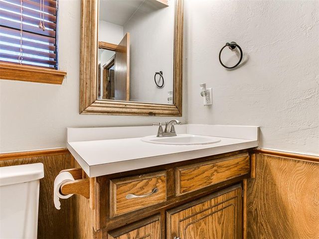 12501 SW 4th Street, Yukon, OK 73099