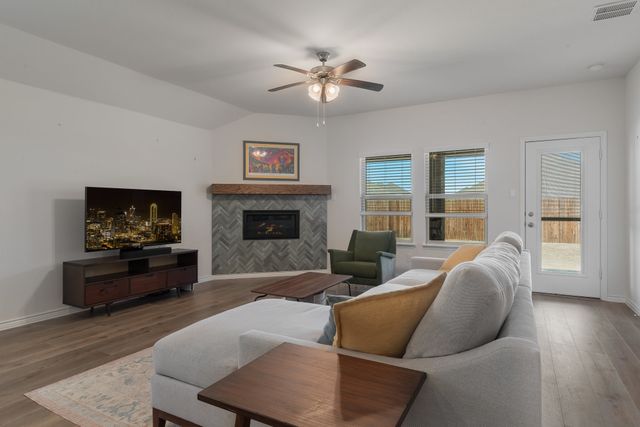 544 Spirehaven Drive, Fate, TX 75087