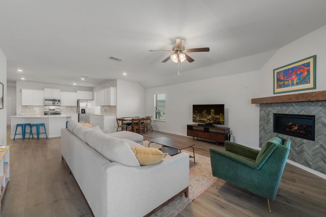 544 Spirehaven Drive, Fate, TX 75087