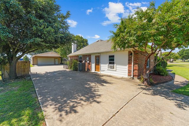 10154 Country View Lane, Forney, TX 75126