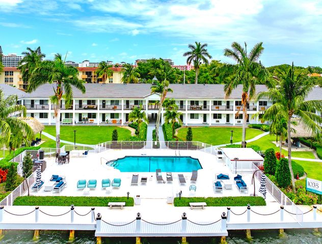 1035 Spanish River Road 108, Boca Raton, FL 33432