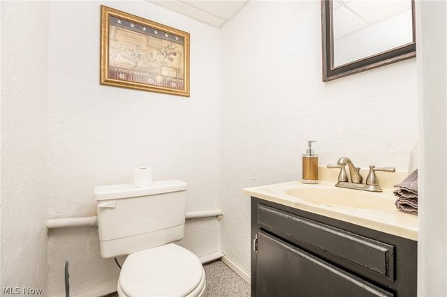 44 Teri Lane, Little Hocking, OH 45742