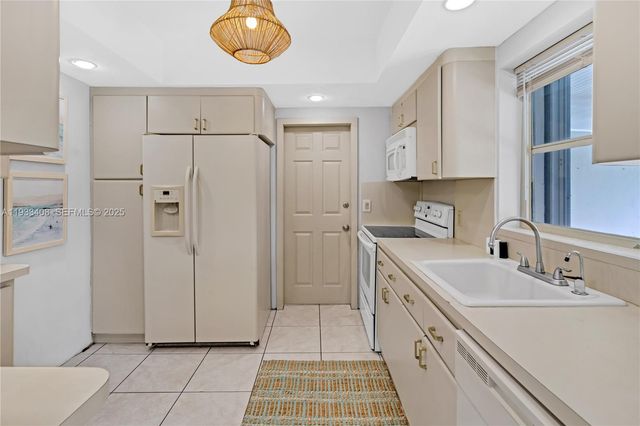 437 NE 107th St, Miami, FL 33161