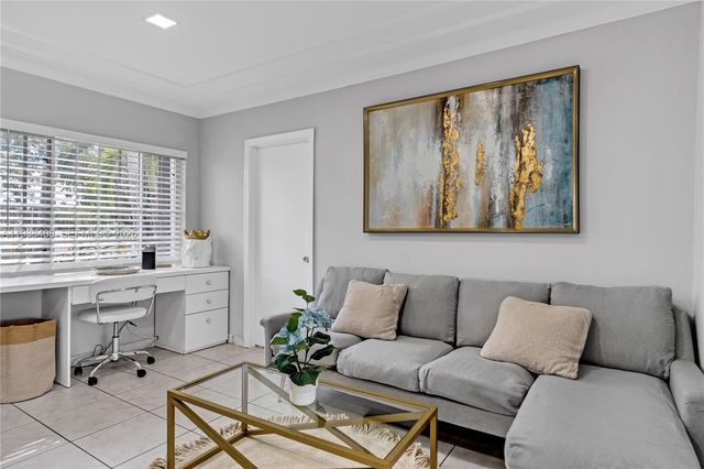 437 NE 107th St, Miami, FL 33161