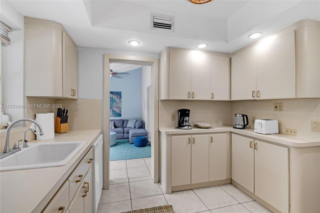 437 NE 107th St, Miami, FL 33161