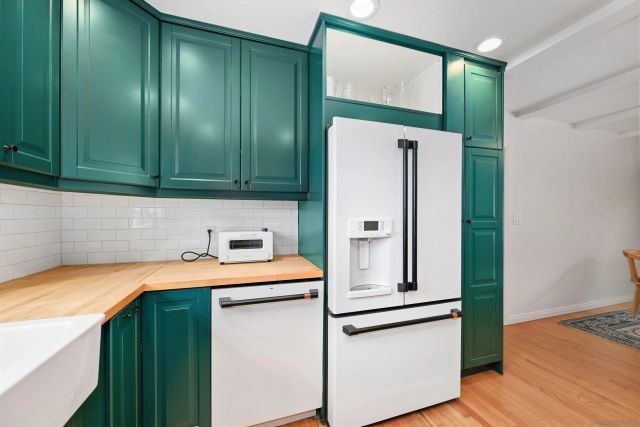 5759 Calvin, San Diego, CA 92120