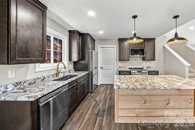 87 Catatoga Trail, Marion, NC 83452