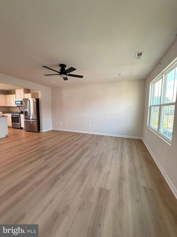 14 SNICKERS CT, Martinsburg, WV 25403