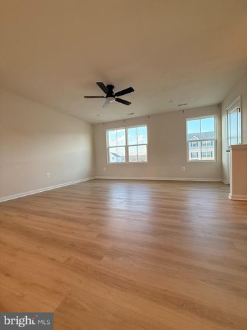 14 SNICKERS CT, Martinsburg, WV 25403