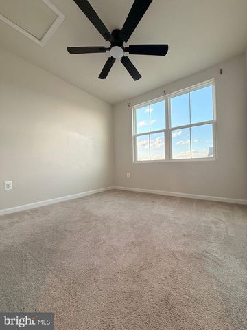 14 SNICKERS CT, Martinsburg, WV 25403