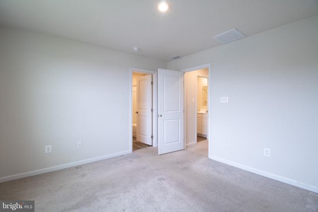 14 SNICKERS CT, Martinsburg, WV 25403