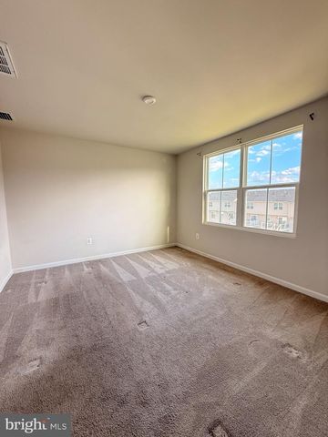 14 SNICKERS CT, Martinsburg, WV 25403
