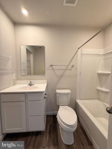 14 SNICKERS CT, Martinsburg, WV 25403