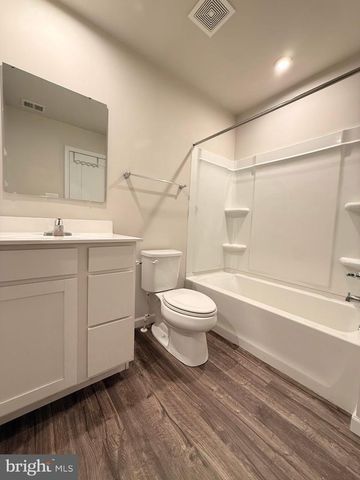 14 SNICKERS CT, Martinsburg, WV 25403